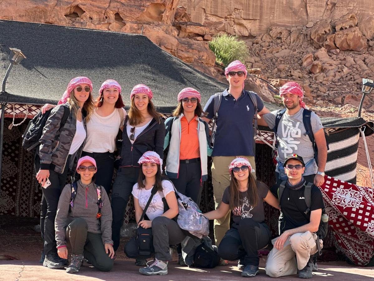 Titanic Camp Bed & Breakfast Wadi Rum Bagian luar foto