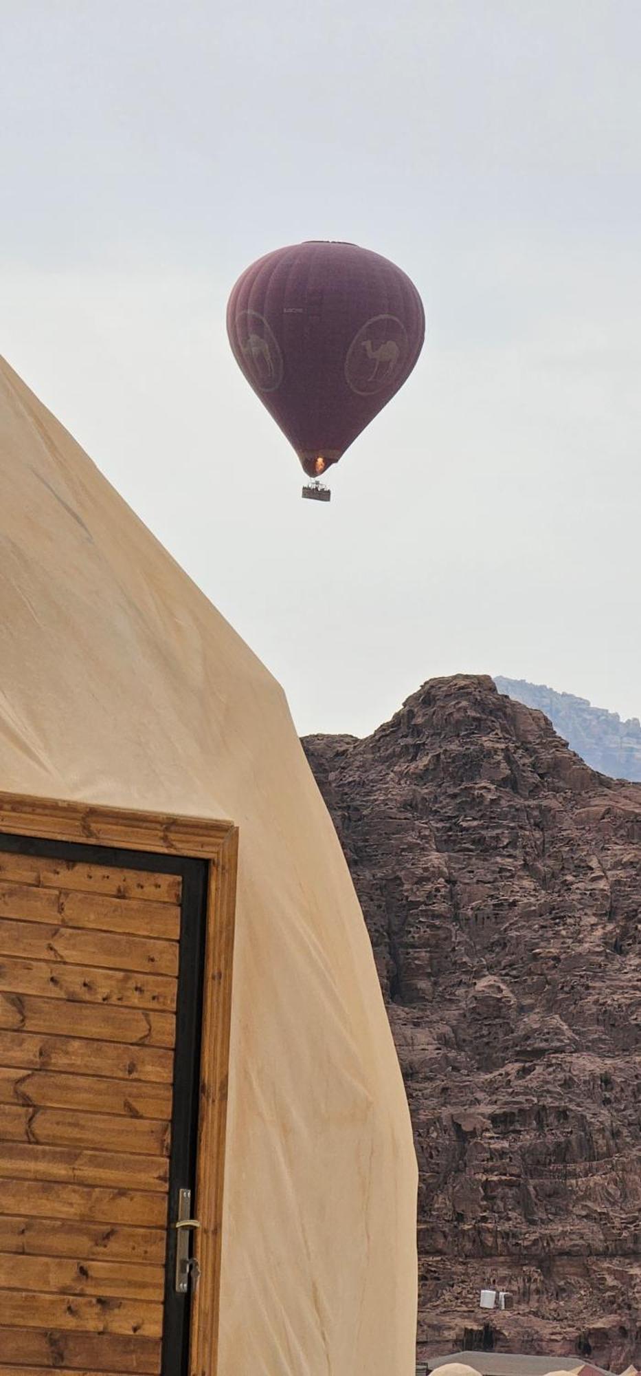 Titanic Camp Bed & Breakfast Wadi Rum Bagian luar foto