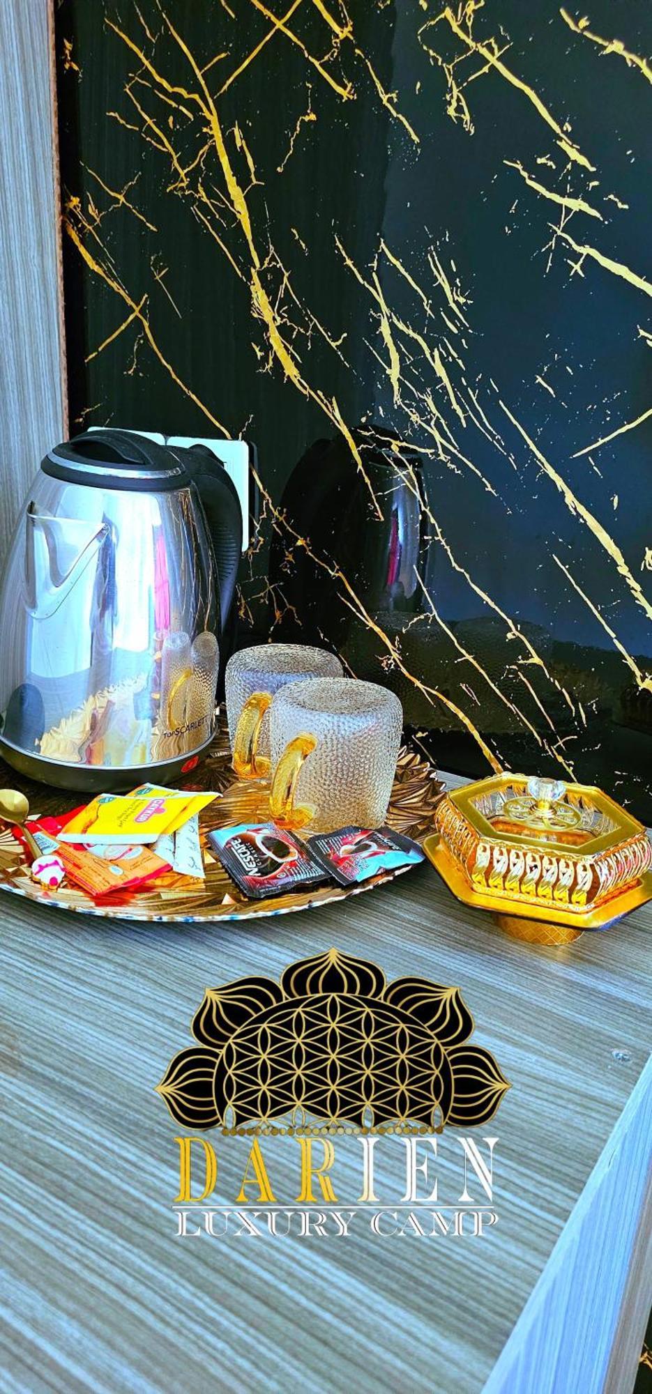 Titanic Camp Bed & Breakfast Wadi Rum Bagian luar foto