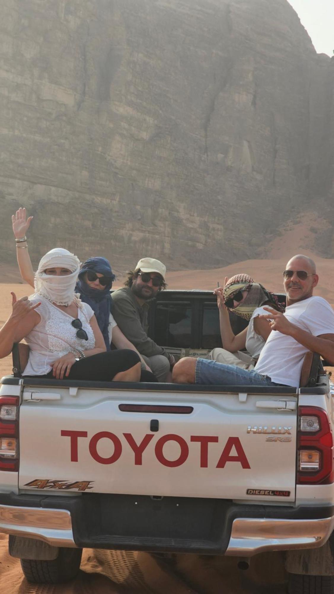 Titanic Camp Bed & Breakfast Wadi Rum Bagian luar foto