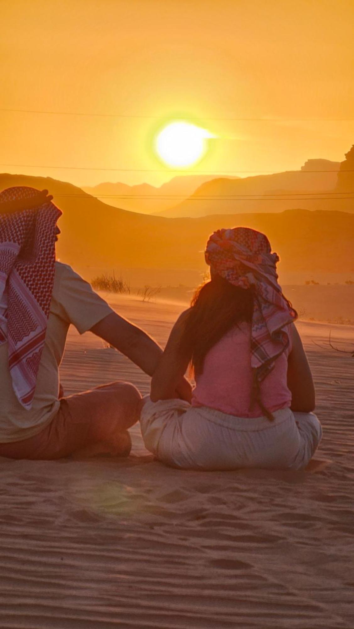Titanic Camp Bed & Breakfast Wadi Rum Bagian luar foto