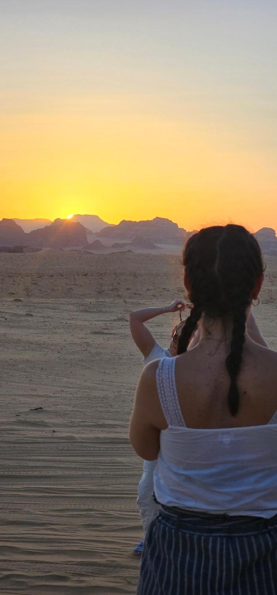 Titanic Camp Bed & Breakfast Wadi Rum Bagian luar foto