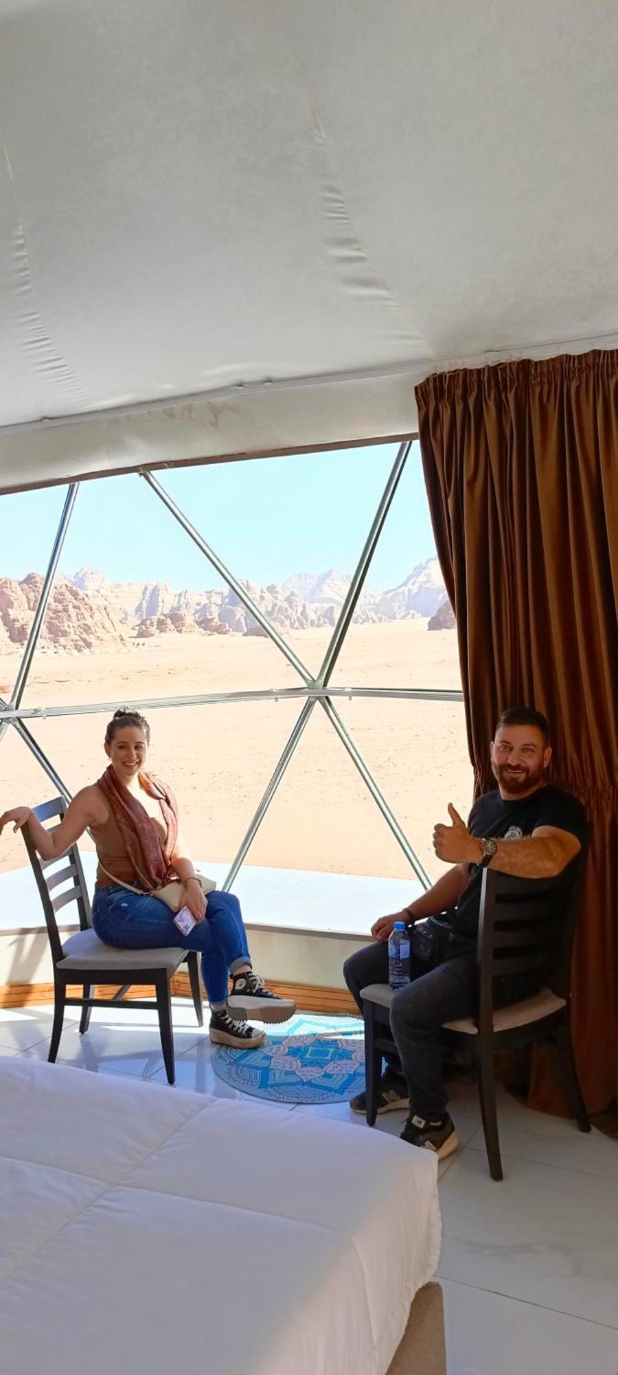 Titanic Camp Bed & Breakfast Wadi Rum Bagian luar foto