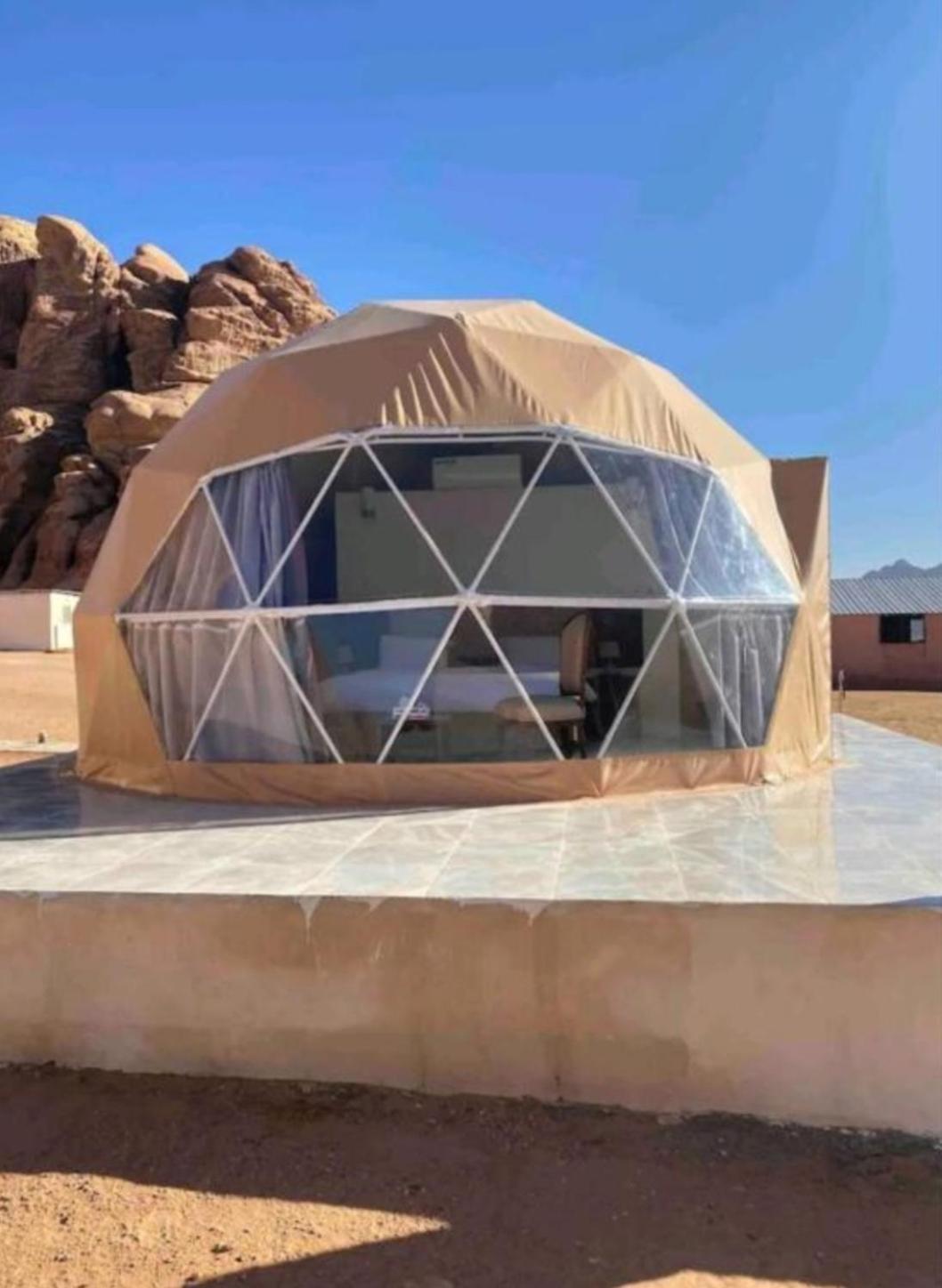 Titanic Camp Bed & Breakfast Wadi Rum Bagian luar foto