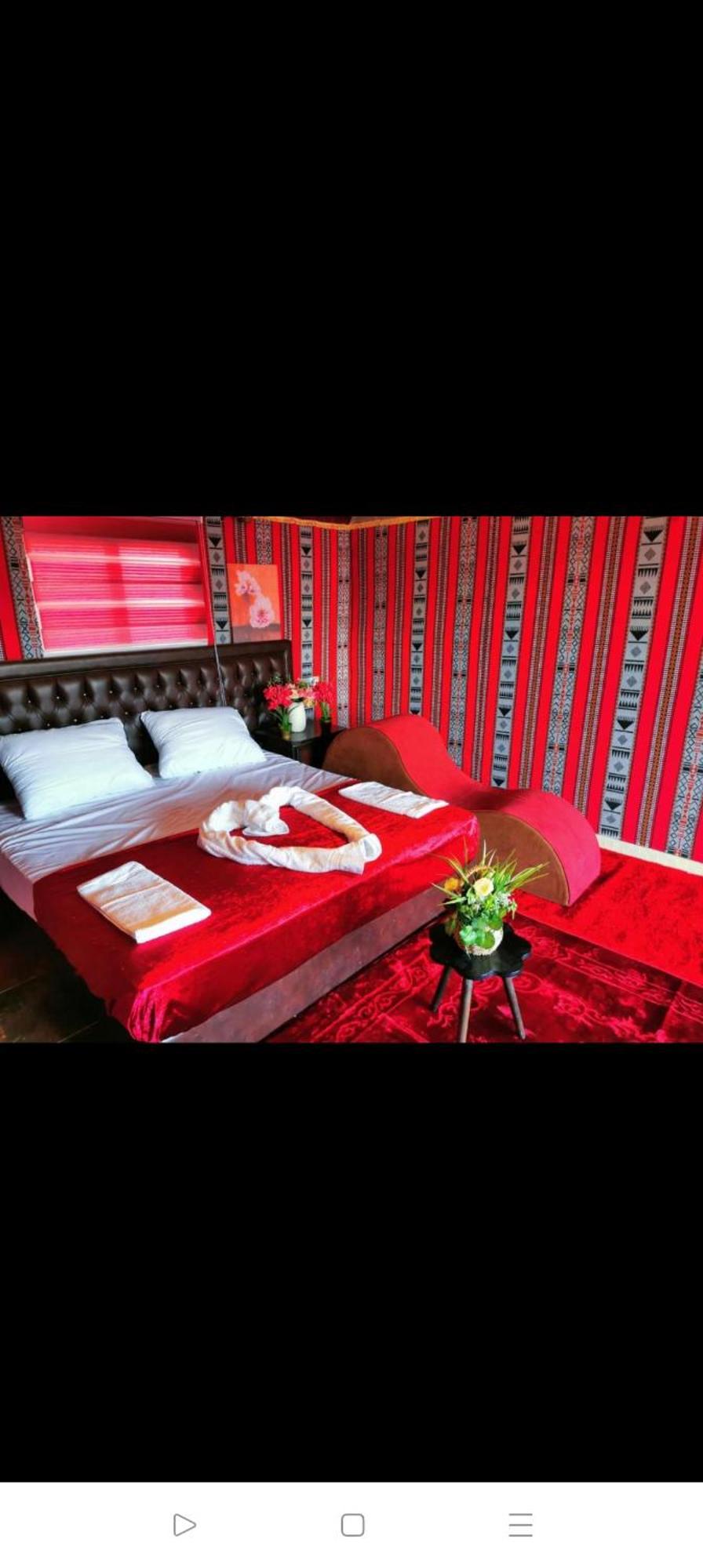 Titanic Camp Bed & Breakfast Wadi Rum Bagian luar foto